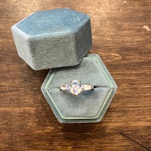Fragrant Jewels Snow Collection Ring size 8